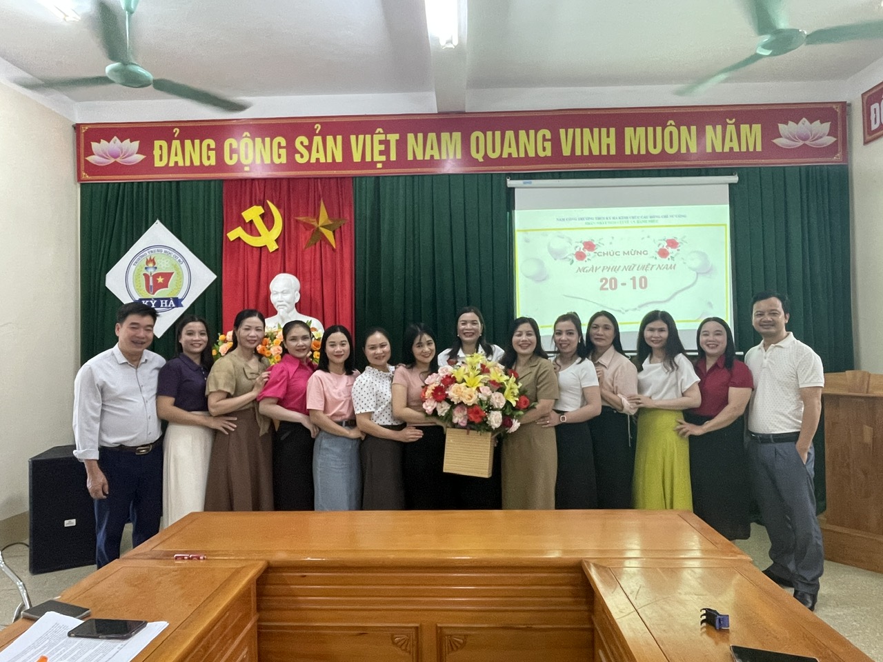 tặng hoa chúc mừng